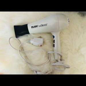 Rusk Hair Dryer W8less 2000 Watt